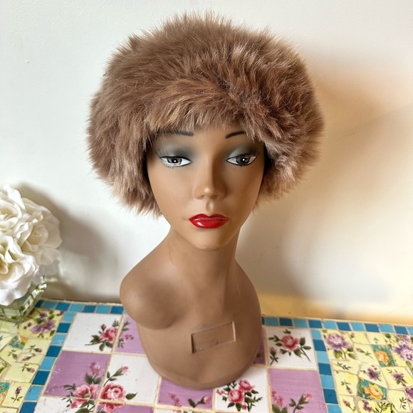 Elegant Brown Cream Faux Fur Hat - Picture 7 of 7